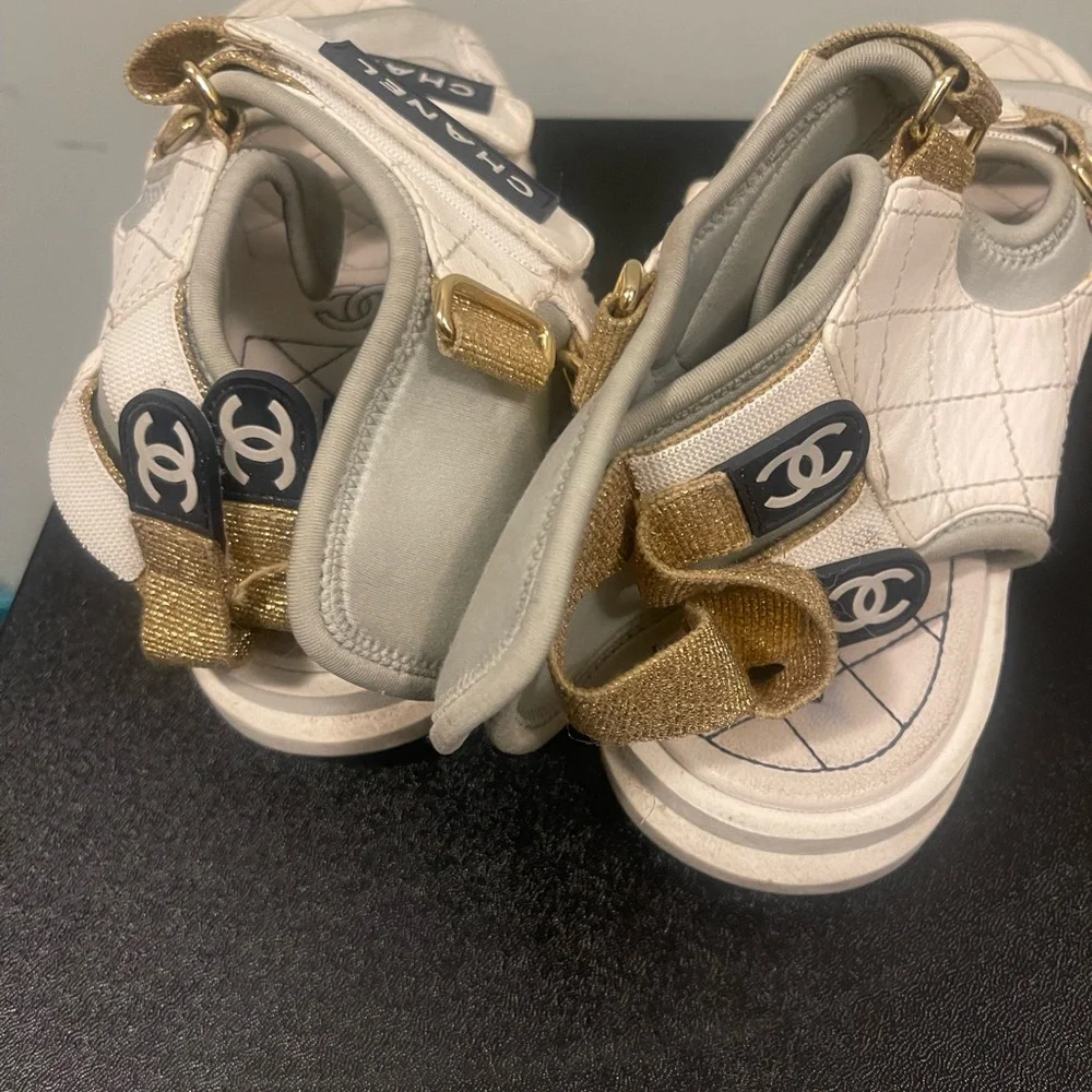 Chanel Sandals 22” - Picture 3 of 7